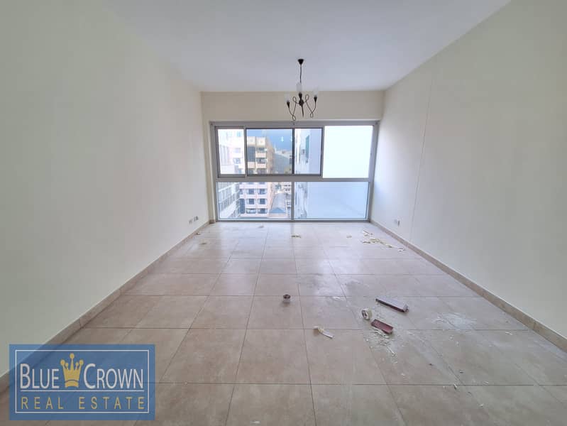 Chiller Ac Free: Lavish 1BHk + Laundry Room: Near Metro