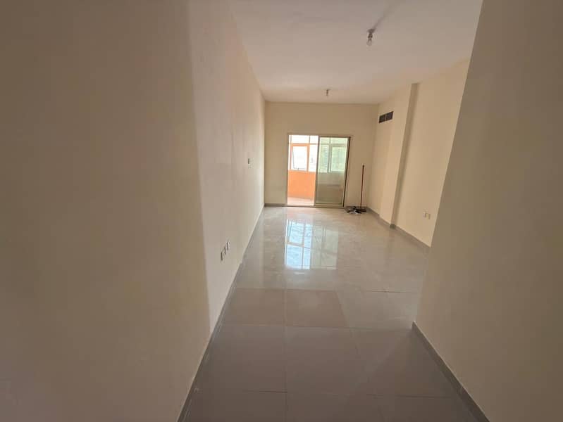 A great opportunity to live in a one-bedroom apartment located directly on the main road in Al Jurf 2. Strategically located opposite Al Rawda Bridge,
