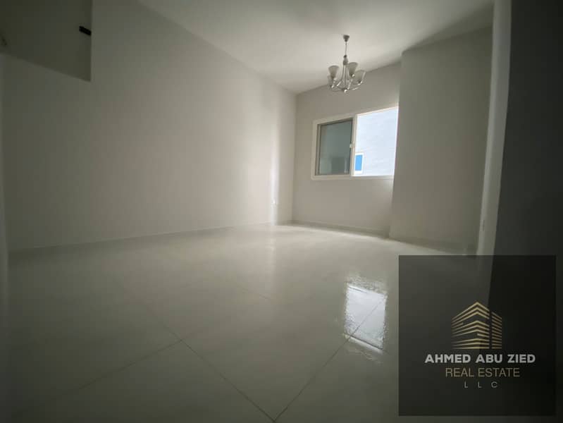 One bedroom and living room for annual rent in Al Jurf 3, Ajman, central air conditioning, balcony with open view, prime location close to services wi