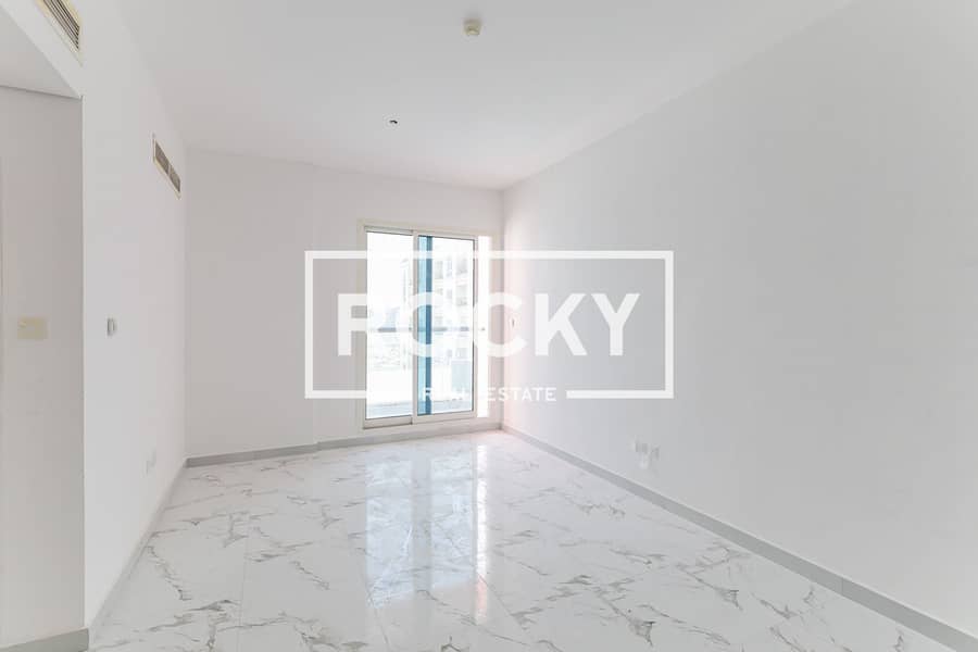 Elegant 1 B/R Apt with Balcony | Pool & Gym in Warsan