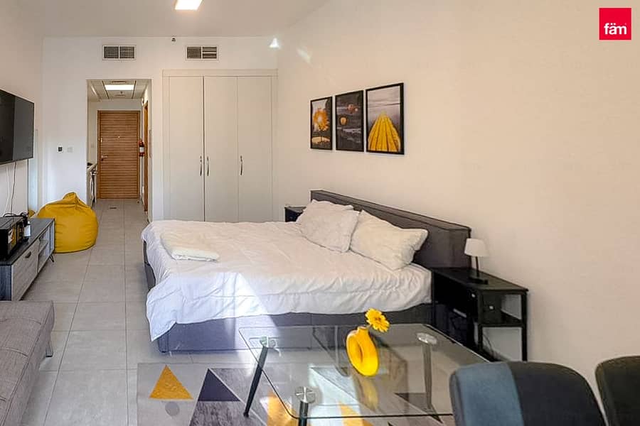 Vacant | High Floor | Fully Furnished | 12 Cheques