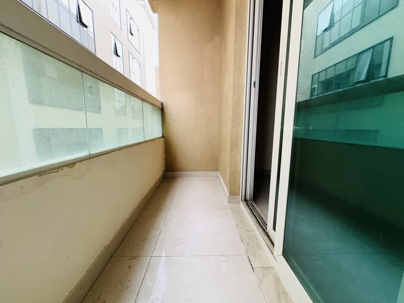 Hote offer 2bhk with balcony and 2 washroom and parking in new Muwaileh price 45k