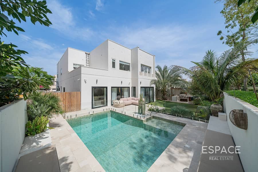 Award Winning 5BR Fully Renovated - Pool Award Winning 5BR Fully Renovated - Pool