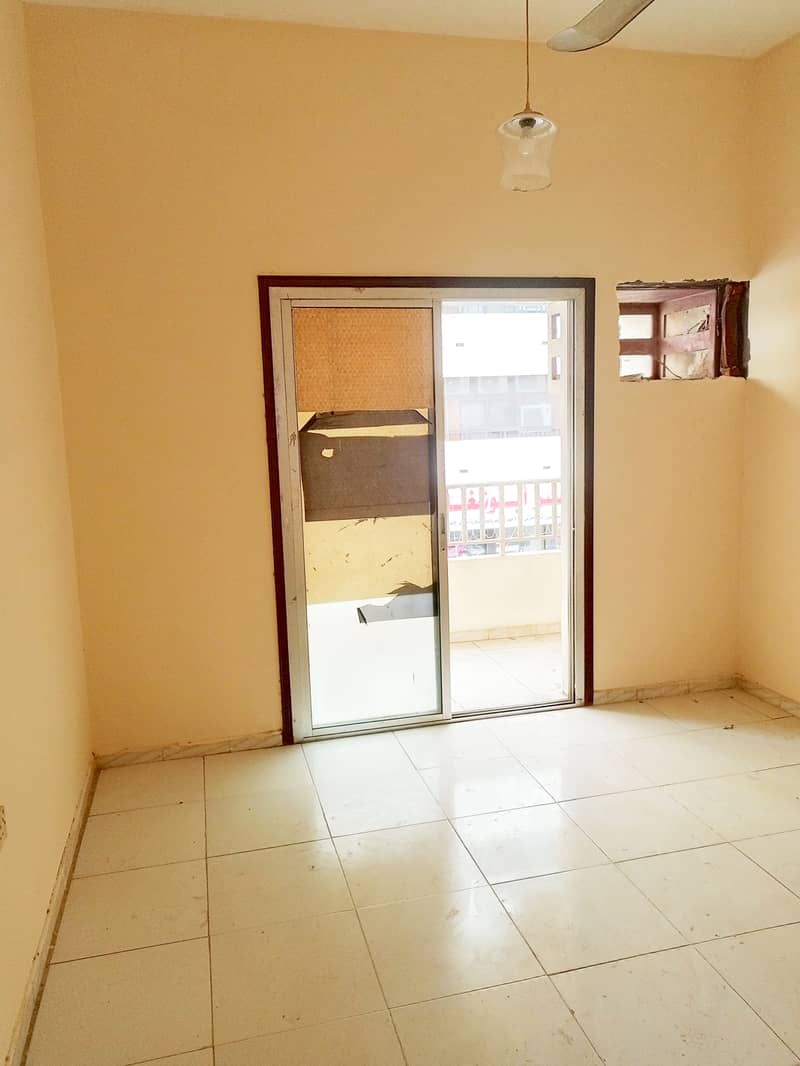 BIGGEST APARTMENT!!2BHK APARTMENT WITH BALCONY AND WITH WINDOW AC AND GAS JUST IN 32K