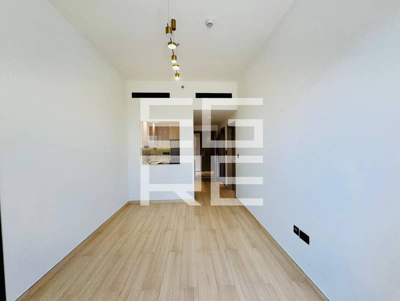 Chic Urban Living | open Views | Vacant and Ready