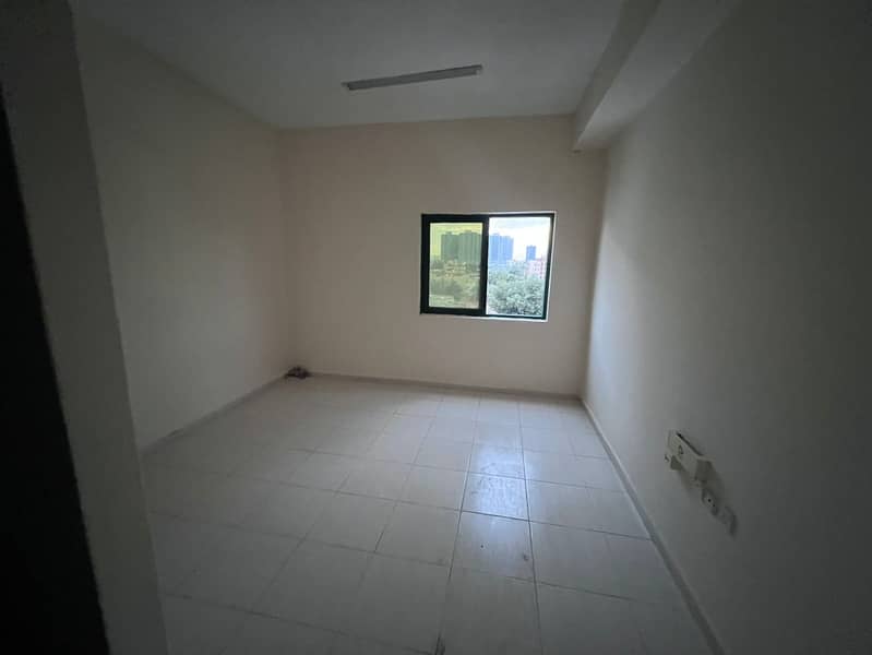 Studio apartment for annual rent in Al Rashidiya, Ajman, in a prime location close to all services and with easy access to other areas of the emirate.