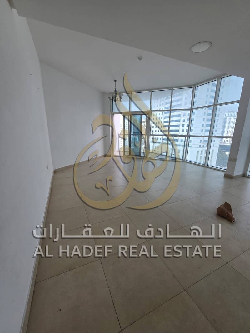 Spacious Apartment for Rent in Sharjah – Al Taawun | 3 Bedrooms + Living Room + Maid Room + Laundry Room with Large Balcony & Built-in Wardrobes | Fre