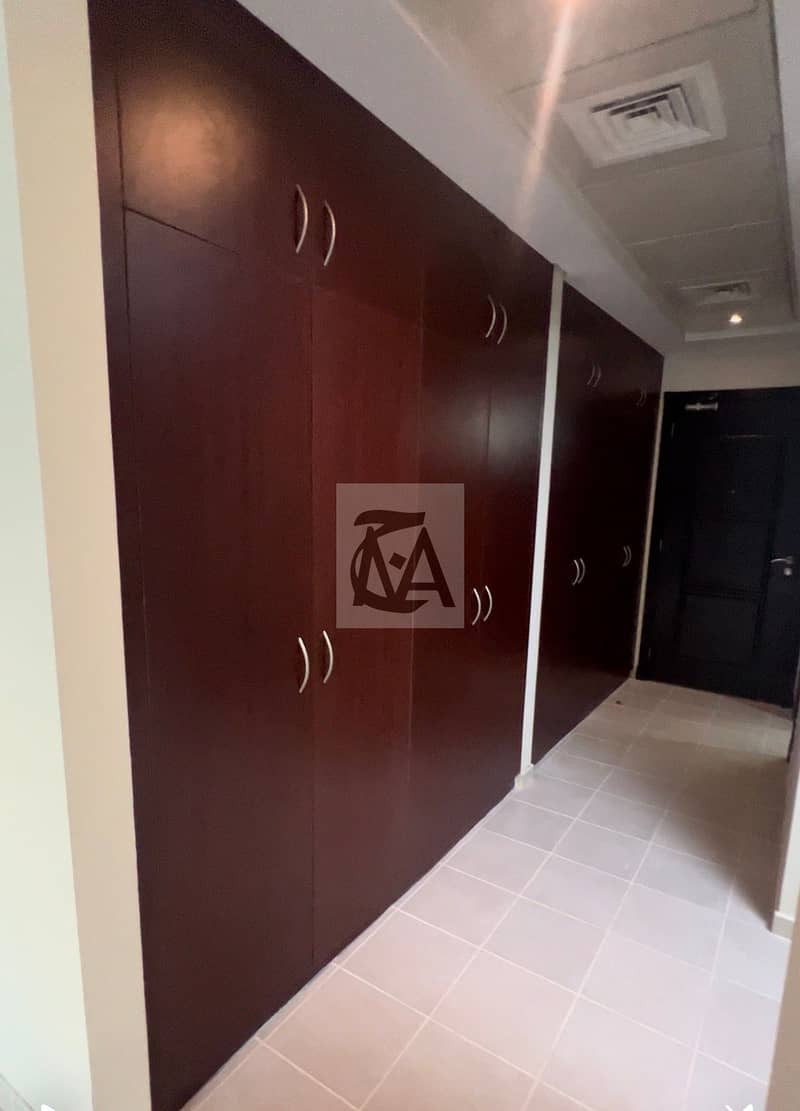 Studio Apartment | MED 85 | Downtown City View - Image 8