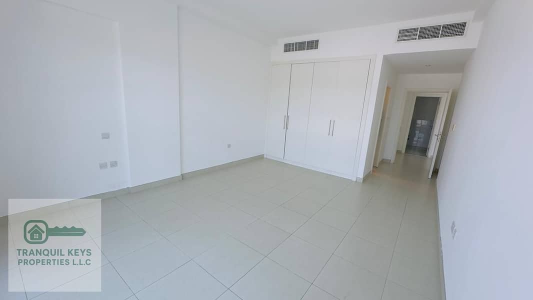 Upgraded 1BR | Chiller Free | Mid Floor Gem in Arno – The Views