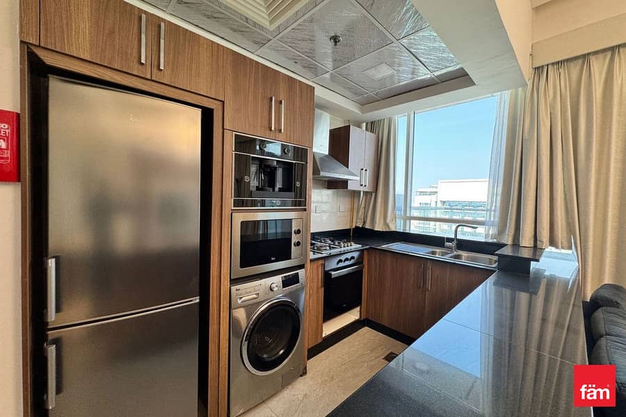 Exclusive | Near Metro | Spacious | High Floor - Image 8