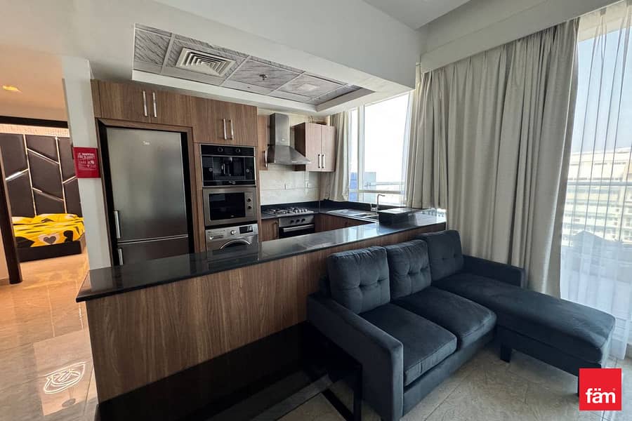 Exclusive | Near Metro | Spacious | High Floor - Image 10