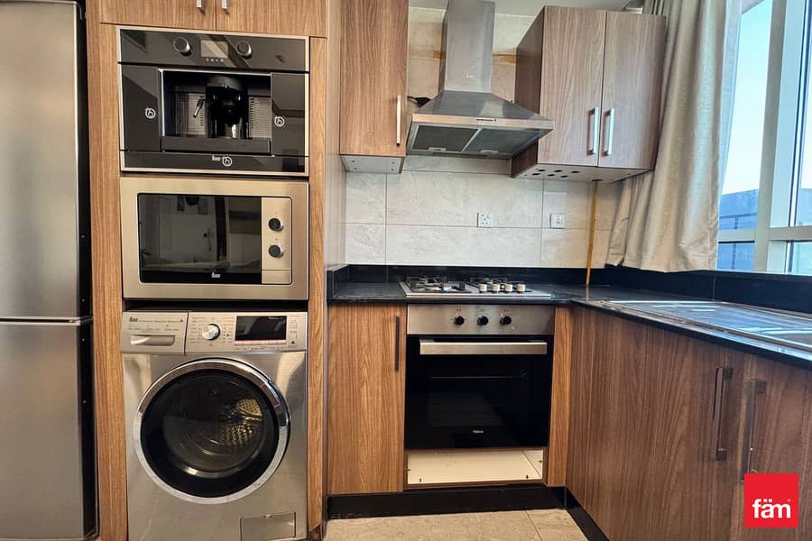 Exclusive | Near Metro | Spacious | High Floor - Image 11