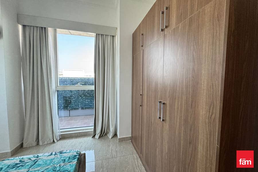 Exclusive | Near Metro | Spacious | High Floor - Image 13