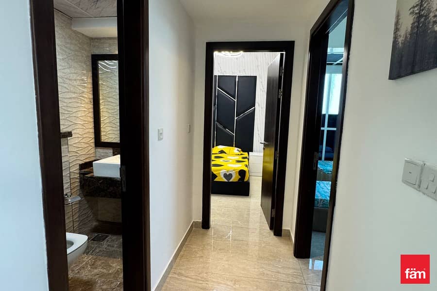 Exclusive | Near Metro | Spacious | High Floor - Image 15