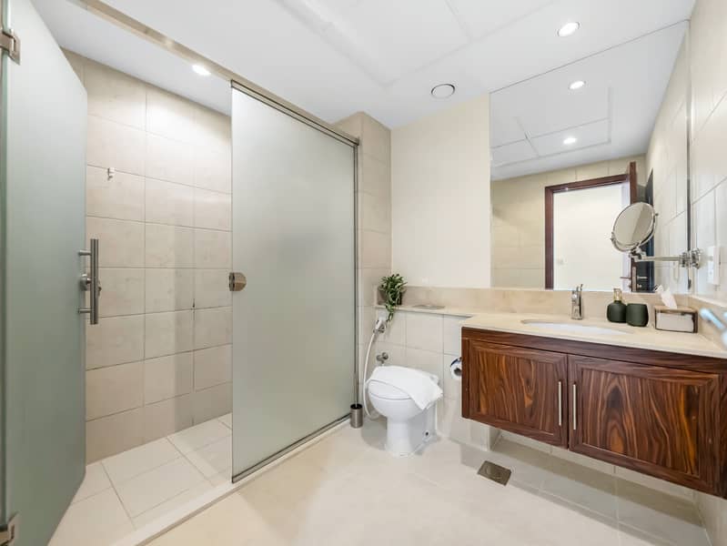 Burj and Fountain view / Furnished / huge layout / 2 bedroom / Downtown Prime Location - Image 14