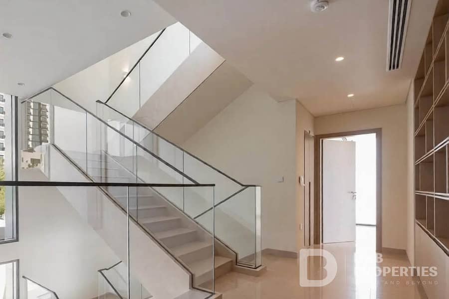 Classic | Central Location | Lagoon View - Image 6