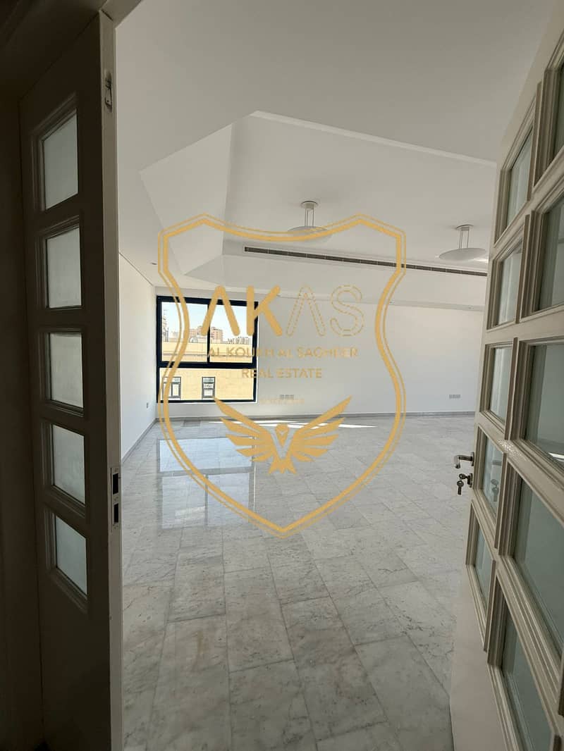 Chiller Free ,Big Space , No Bills Stress ,Smooth Payments, 1 Mins walk from Metro