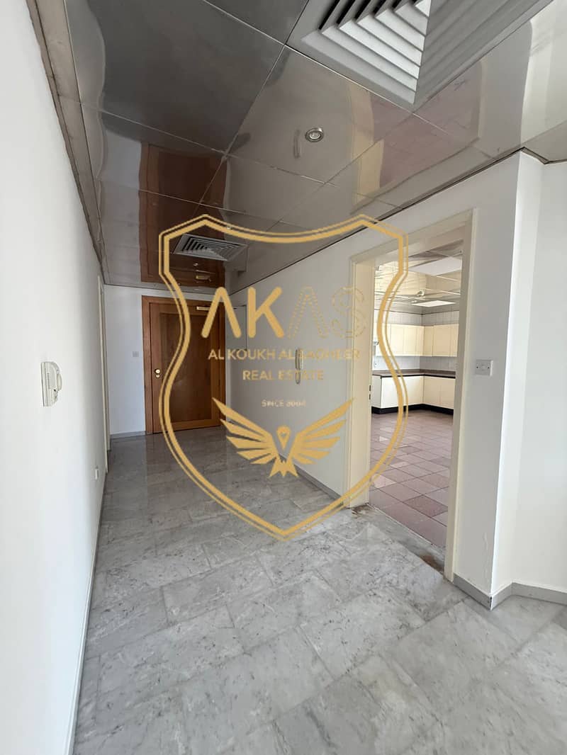 Chiller Free ,Big Space , No Bills Stress ,Smooth Payments, 1 Mins walk from Metro