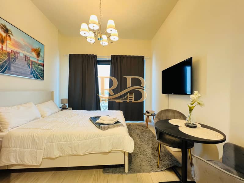 Cozy Furnished Studio || Middle Floor || Amenities View || Ready to Move