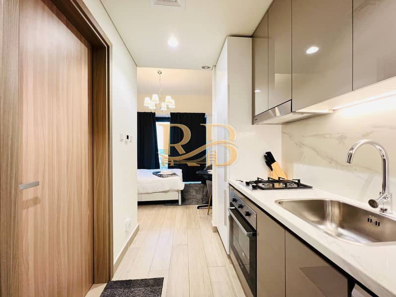 Cozy Furnished Studio || Middle Floor || Amenities View || Ready to Move - Image 8