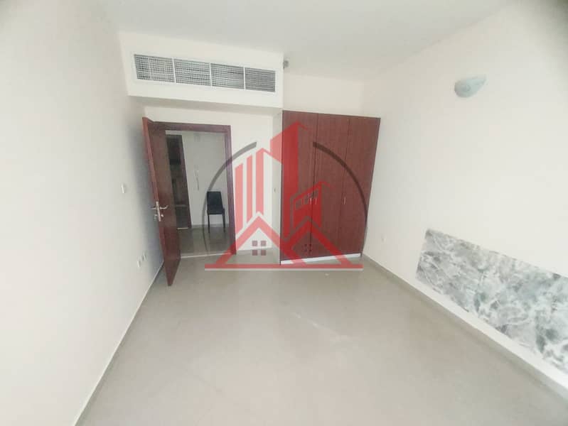 Lavished 1bhk with close hall kitchen wardrobes and 1 washroom| family building opposite Sahara Center