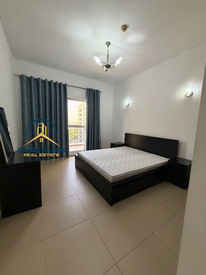 CHILLER FREE - MAIDS ROOM - CLOSED KITCHEN-UNFURNISHED