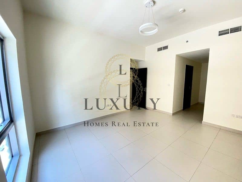 2 listing_1576257631767522_image (9). jpg