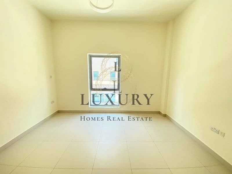 3 listing_1576257631767522_image (3). jpg