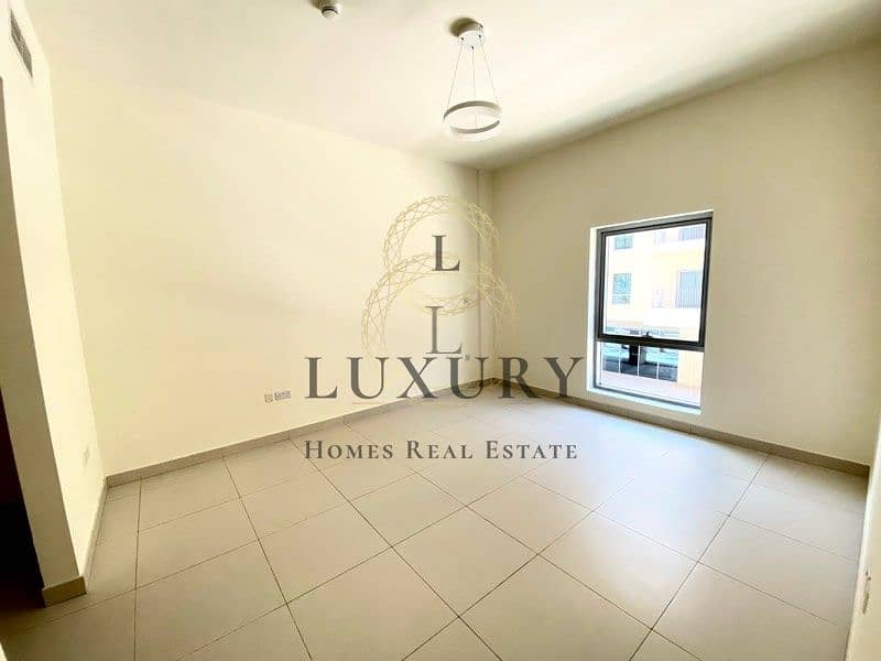 4 listing_1576257631767522_image (8). jpg
