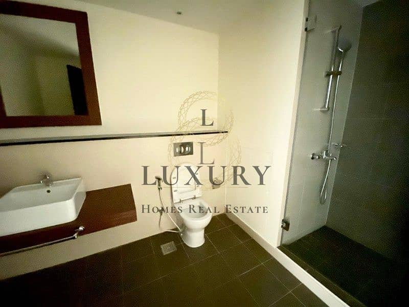 8 listing_1576257631767522_image (11). jpg