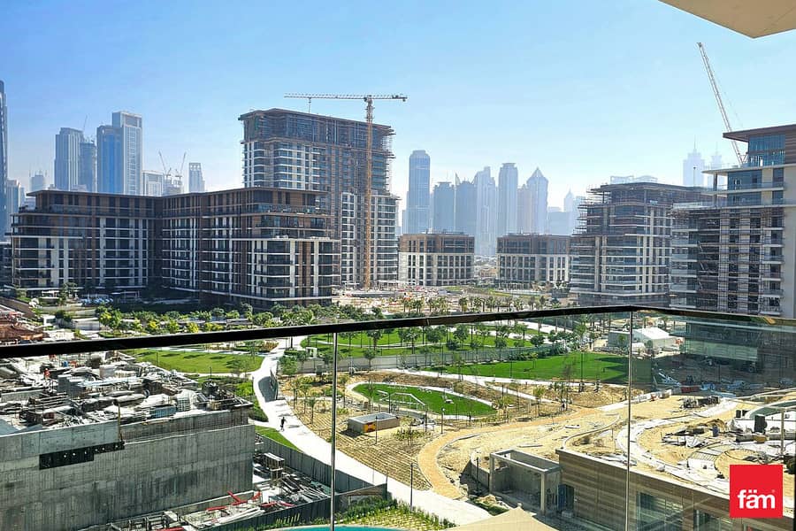 Park and skyline view High floor Bright Park and skyline view High floor Bright