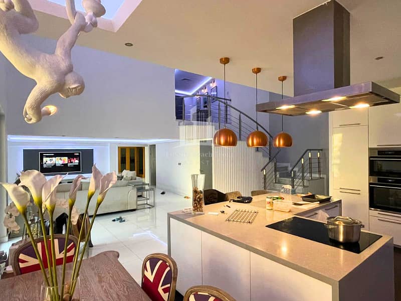 Fully upgraded Duplex | High floor |