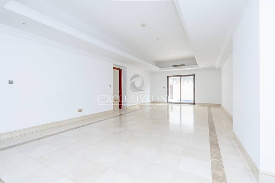 Vacant | 3 Floors | Private Pool