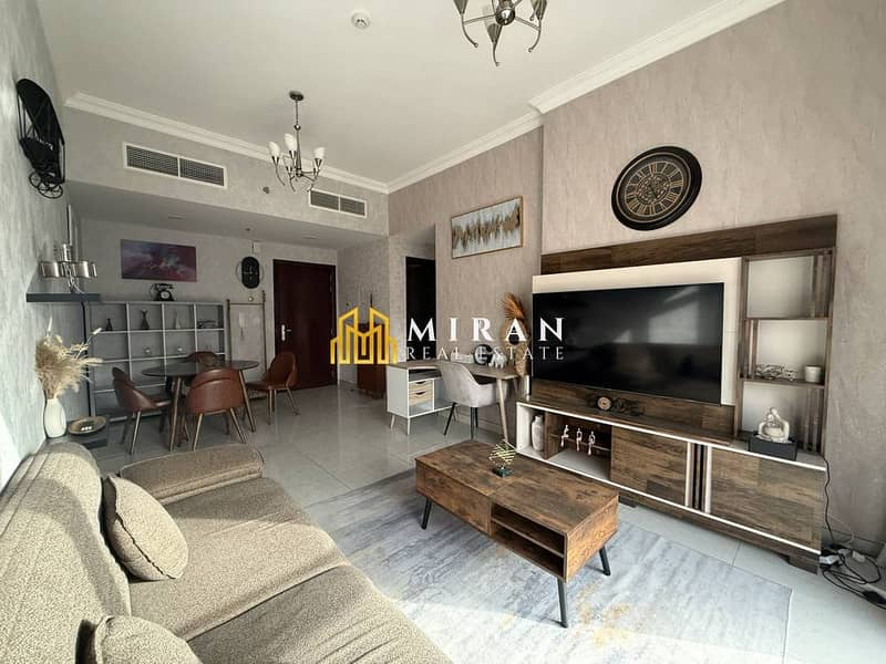 Easy Access to Al Khail & Hessa - Seamless Connectivity - 1 Minute Walk to Circle Mall