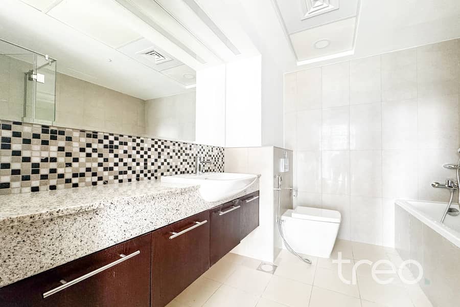5 609 Bellevue Towers-1 Bellevue Towers - 13. jpg