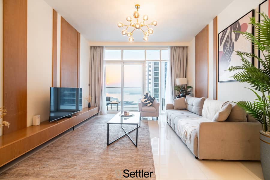 1-Bedroom Apartment | Mid Floor | Beachfront Living | Flexible Cheques