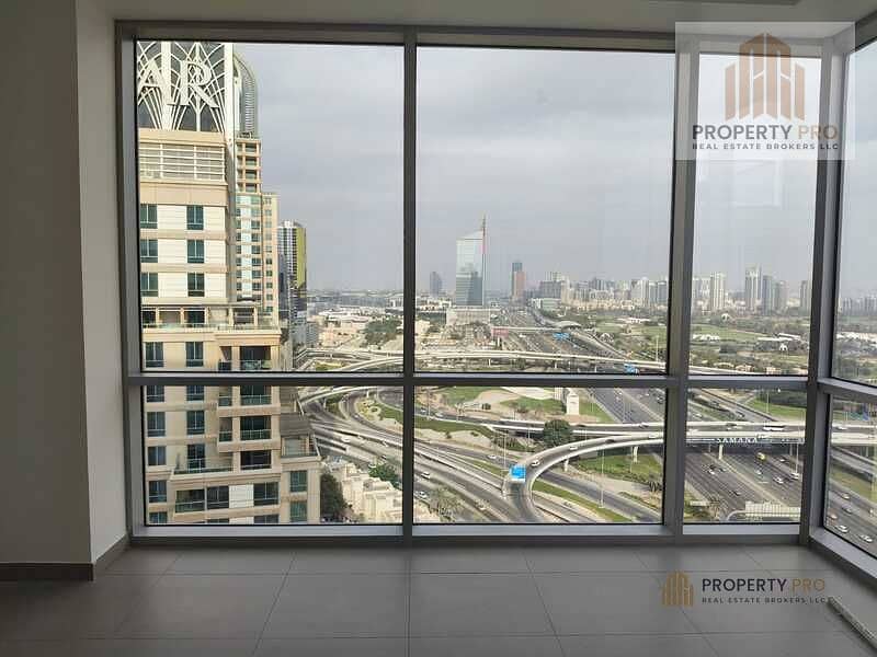 PRIME LOCATION| NEAR METRO|VACANT