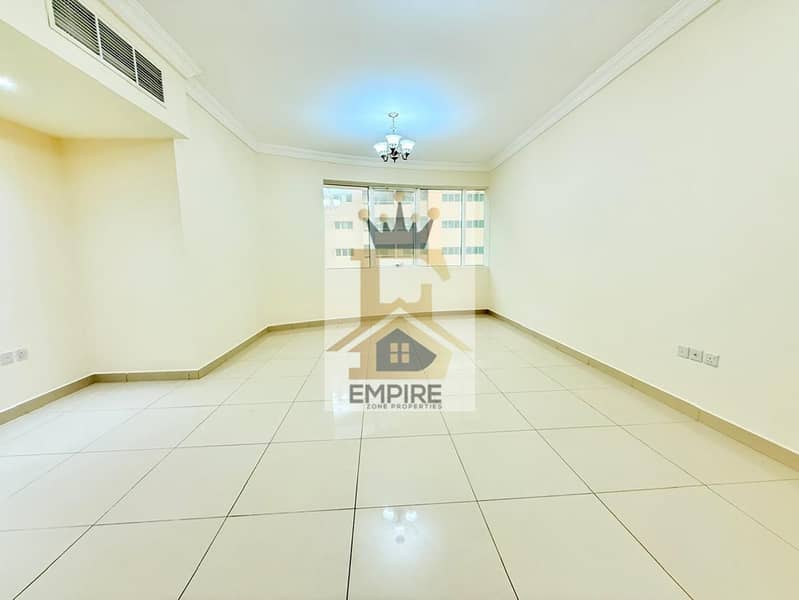 SPACIOUS BRIGHT APPARTMENT//MASTER ROOM NICE WARDROBE// FAMILY BULIDING//MAID ROOM//FREE GYM & POOL//EASY CLOSE EXIT TO DUBAI