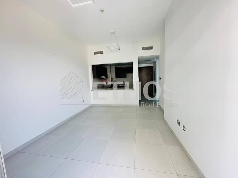 Closed Kitchen | Multiple Cheques | High Floor