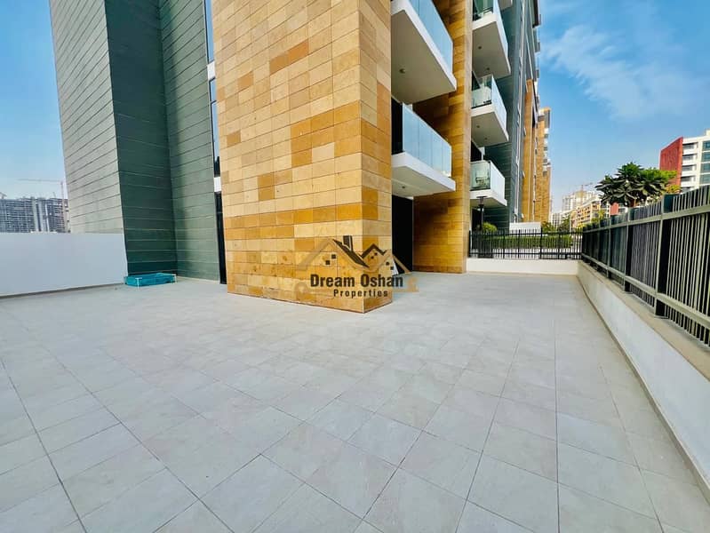 Large 1BR with Huge Terrace | Multiple Payments | Skyline & Downtown Views