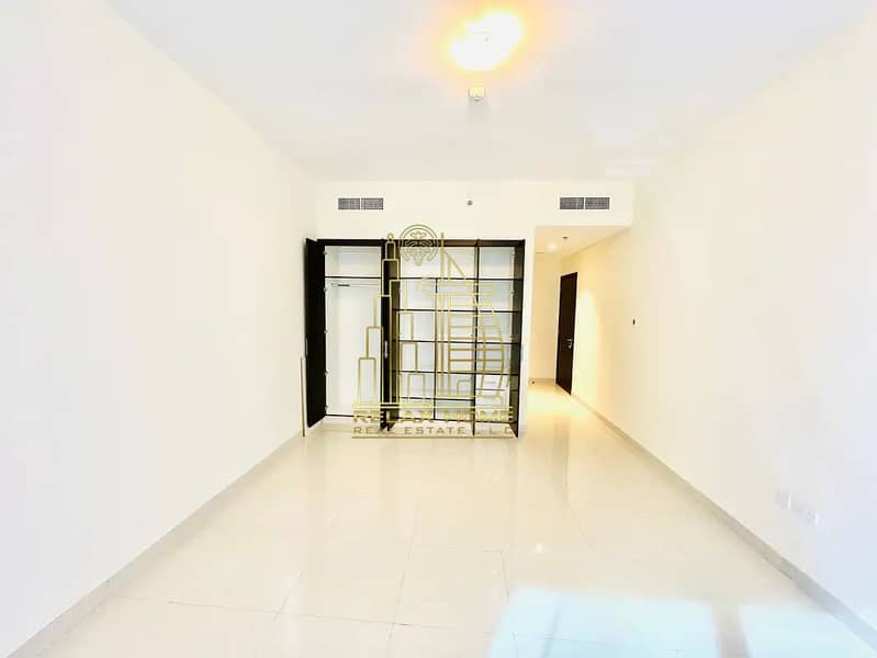 Modern 1BHK | All Amenities | Gym & Pool | Close Metro