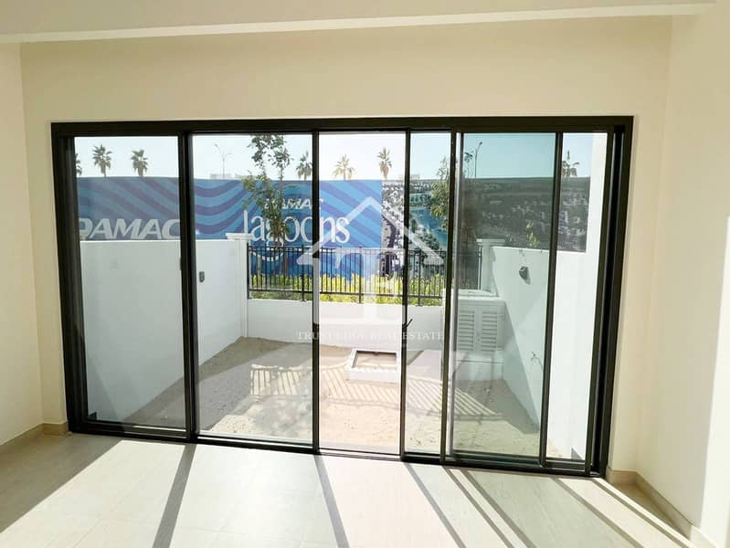 Vacant | Single Row | Family Villa | For Sale Vacant | Single Row | Family Villa | For Sale