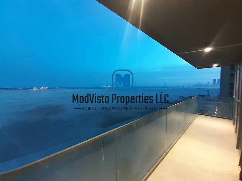 SEA VIEW • CLOSED KITCHEN • CORNER UNIT