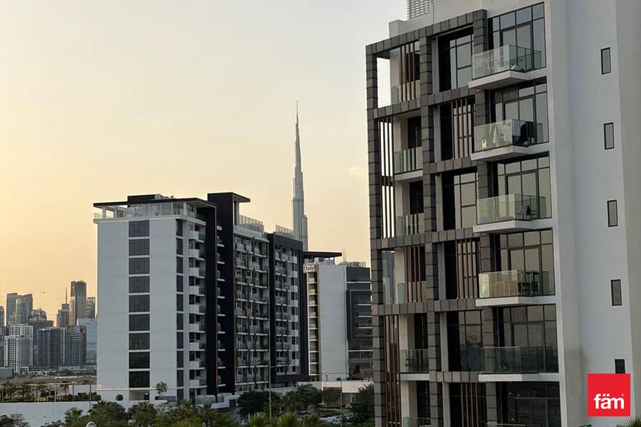 Prime Unit | Burj Khalifa & Pool Views | Bright Prime Unit | Burj Khalifa & Pool Views | Bright
