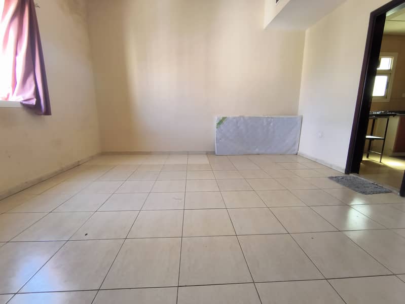 BIG SIZE 1 BEDROOM HALL WALKING DISTANCE TO SCHOOL'S FOR FAMILY ONLY READY TO MOVE 35K 6 PAYMENT