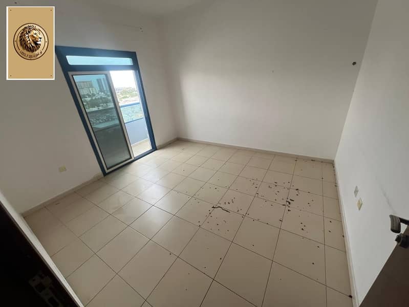 For rent in Ajman – Al Rashidiya 3, a one-bedroom apartment with a living room in a great strategic location opposite Safeer Market and next to Sheikh