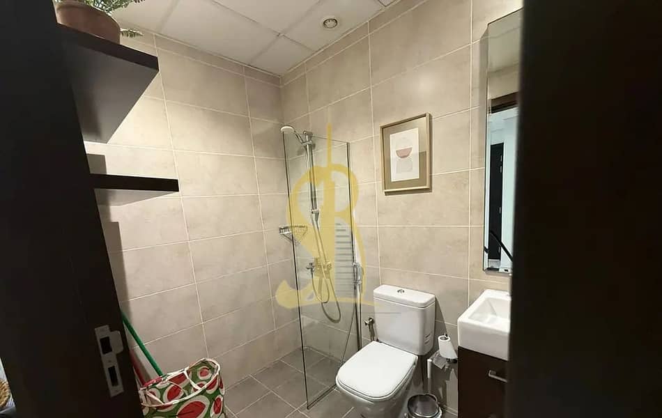 6 bathroom. png