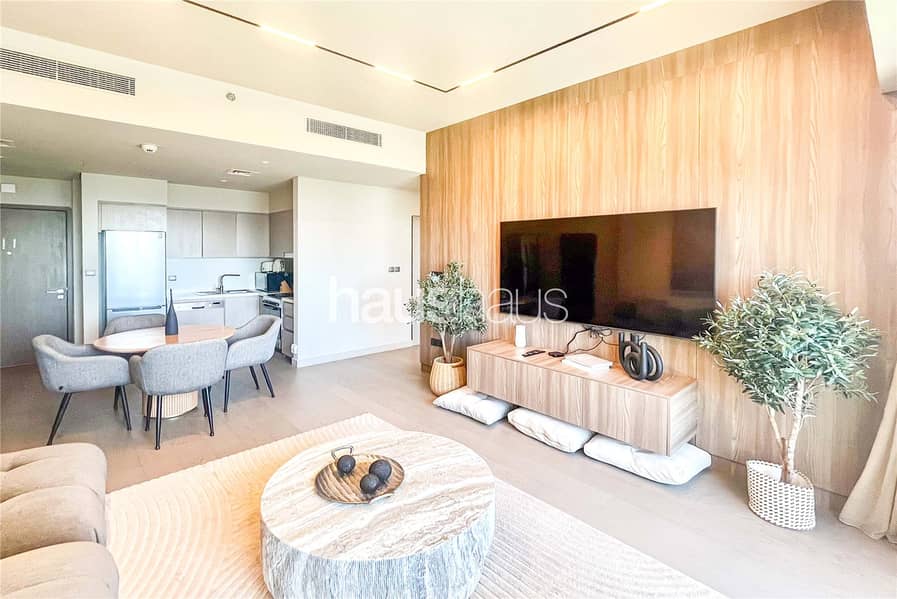 Upgraded | Fully Furnished | Chiller Free | Vacant