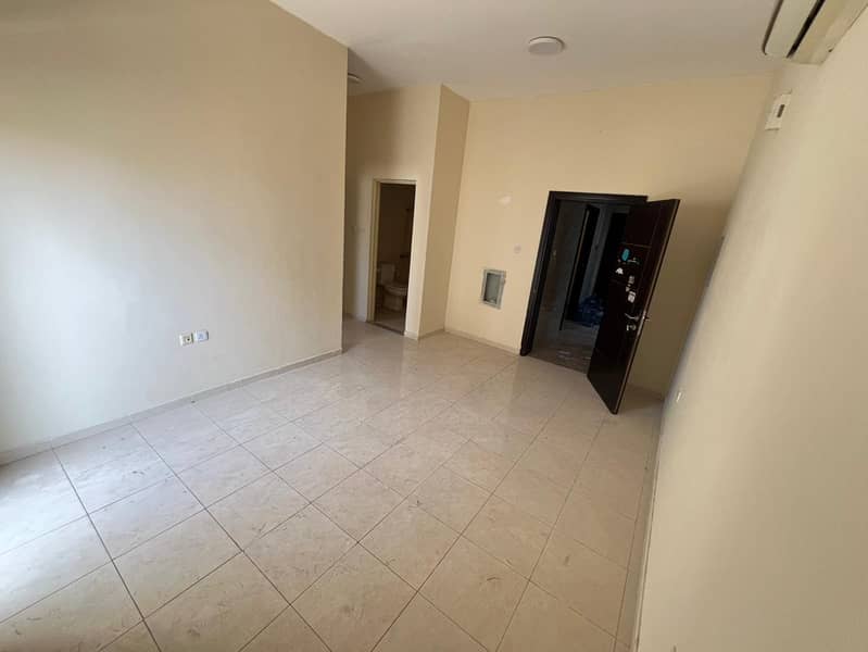 One bedroom and living room in Al Nuaimiya 2 – prime location near Al Safeer Mall