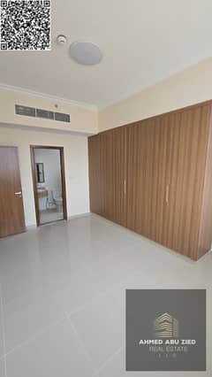 شقة فاخرة جديدة أول ساكن في الجرف 3 بعجمان قرب السوق الصيني بإطلالة مفتوحة وتشطيبات راقية وغرفة استور ودفعات م. رنة